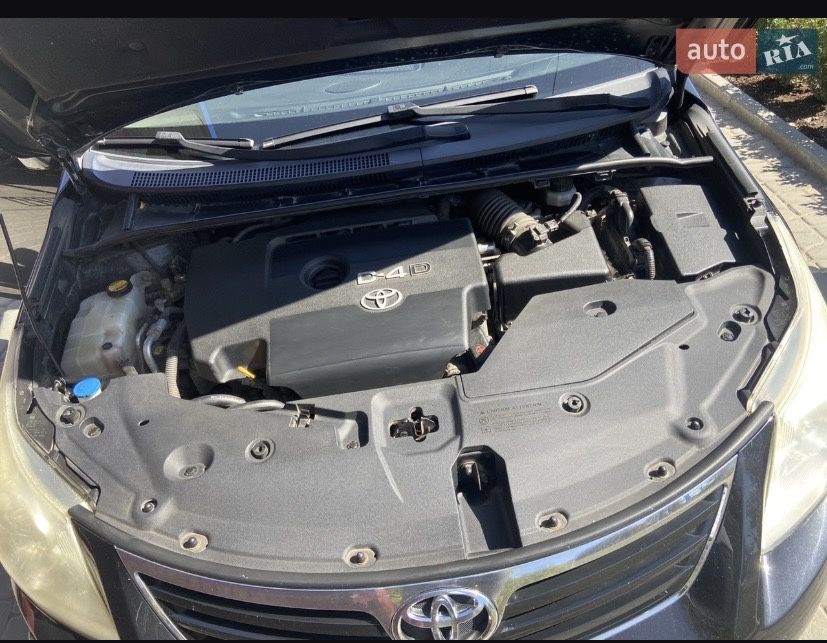 Тойота Авенсіс 2008 року випуску