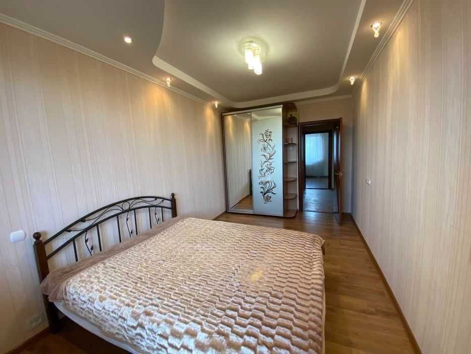 Продам 3 комнатную квартира на ж/м Покровский ( Коммунар ) Кирпич