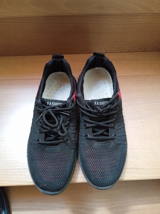 Czarne buty chlopiece