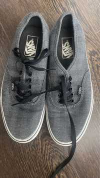 Vans numero 39  preto e branco