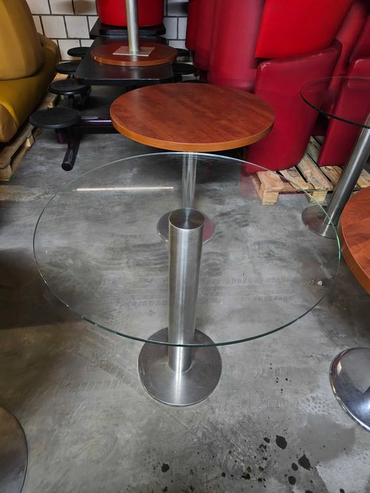 Sofy, fotele, stoły wyposażenie lokalu / klubu