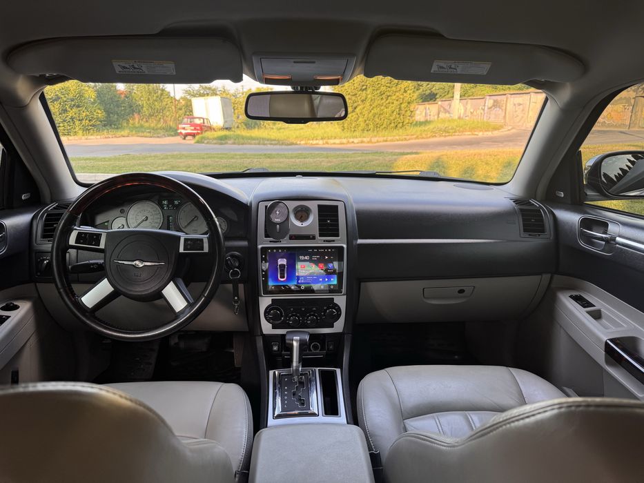 Chrysler 300с 2.7 в чудовому стані !