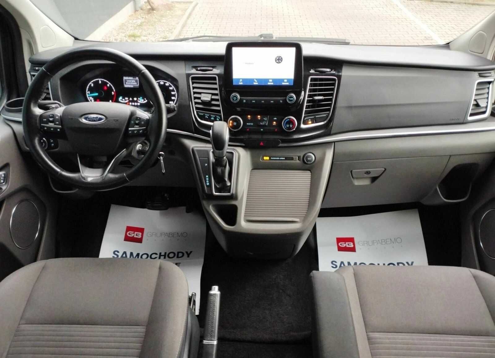 Wynajem busa Ford Tourneo 8 osobowy automat