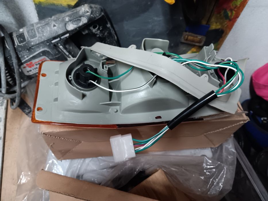 NISSAN VANETTE Farolim Tras Esquerdo e Direito
NISSAN VANETTE Autocar