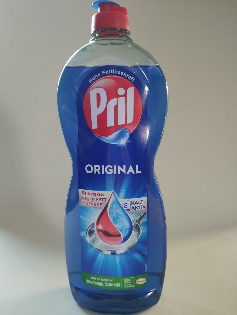 Pril płyn do naczyń 675 ml myje skutecznie w ciepłej i zimnej wodzie