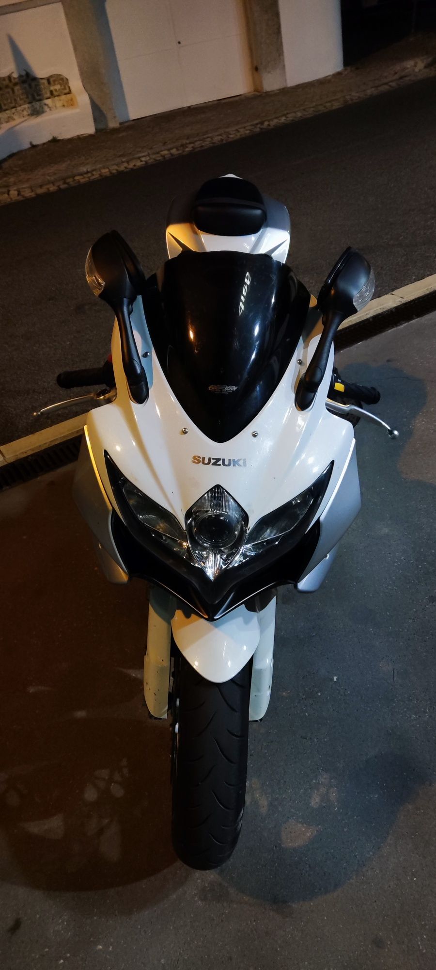 SUZUKI GSXR 600 K8