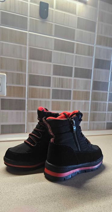 Чобітки (дутіки) дитячі 26 р.