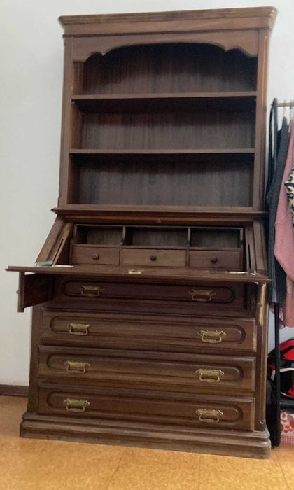 Escrivaninha  em Madeira