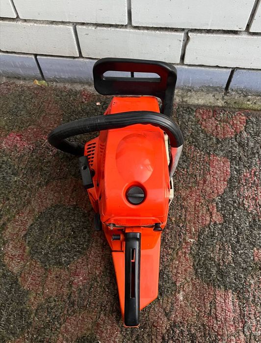 Бензопила в хорошому стані