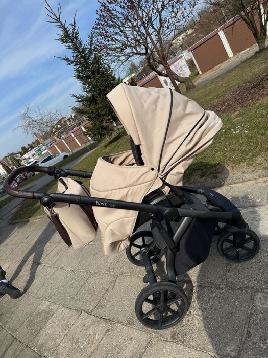 Wózek dziecięcy 2w1 Roan Bass Next 22