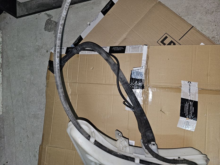 Bmw  m3 e90 e92 e93 m3 zbiorniczek płynu  spryskiwaczy kompletny