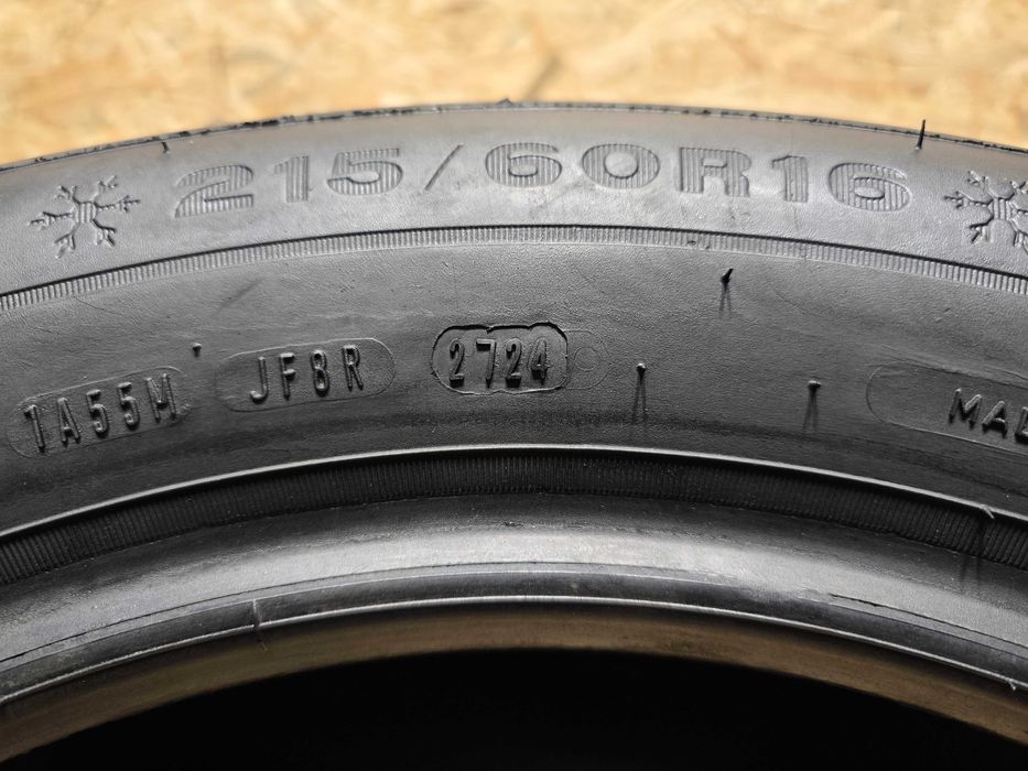Opona pojedyńcza 215/60/16 Dunlop Winter Sport 5