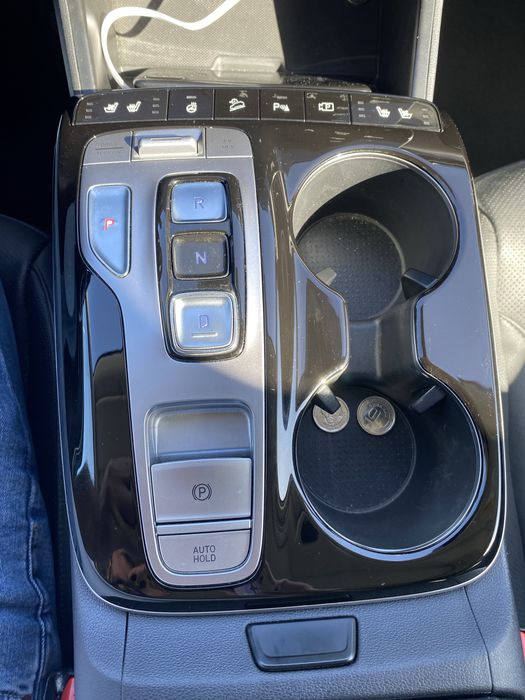 Продам семейный автомобиль