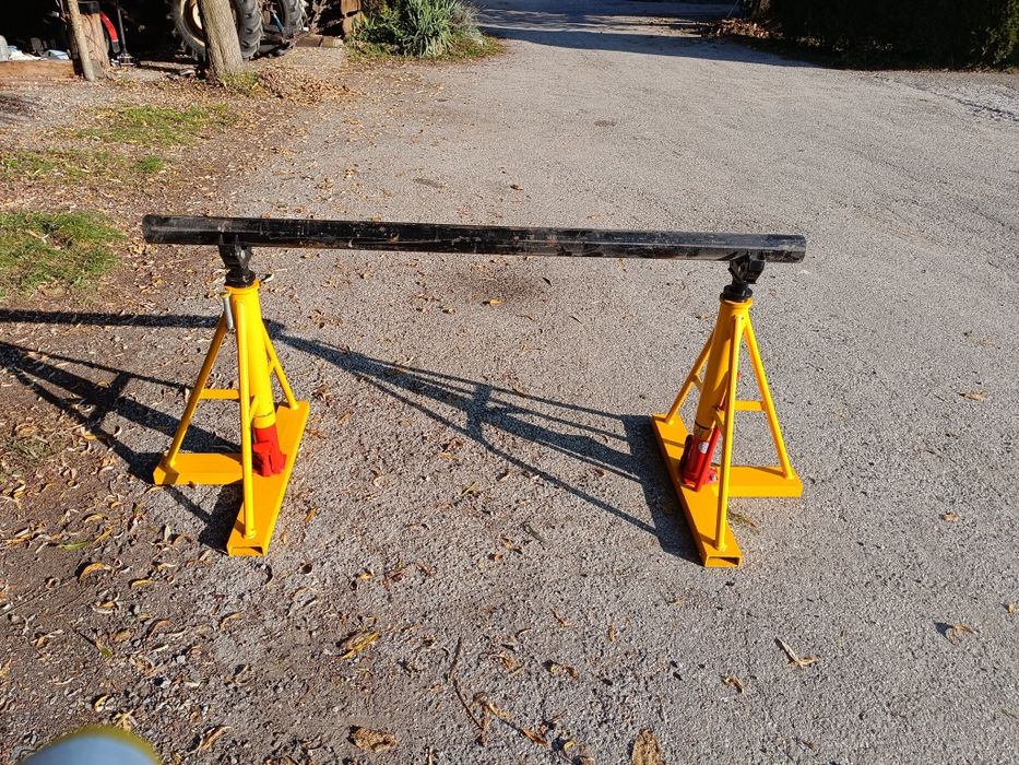 Stojak na bęben kablowy odwijak nawijak  3 tony