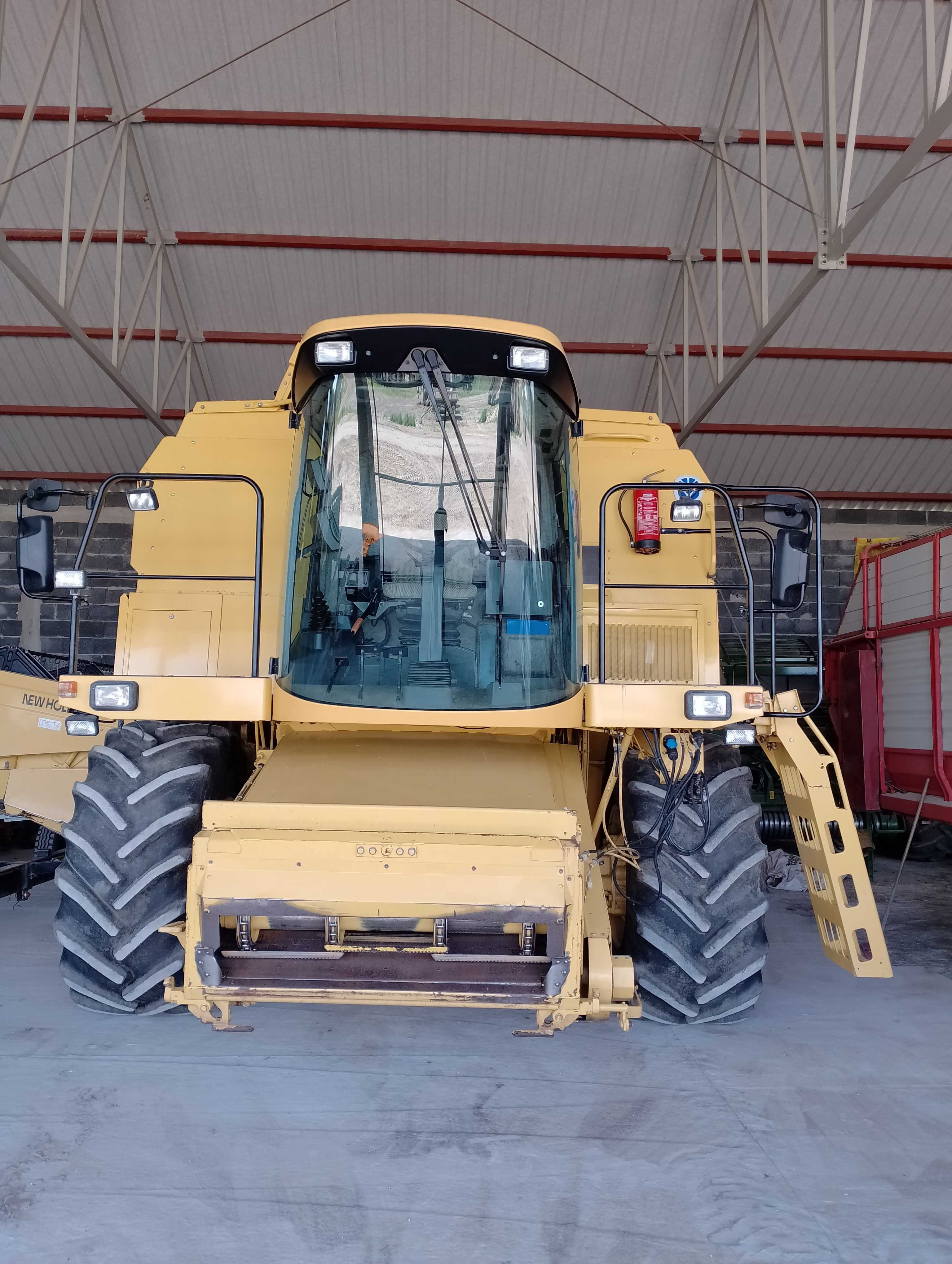 New Holland tx66. Claas John Deere
