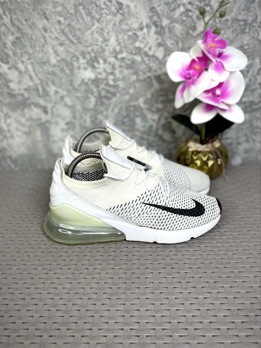 Nike Air Max 270 кроссовки 40 размер спортивные белые оригинал