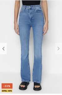 Жіночі джинси кльош в стилі Zara 34 р