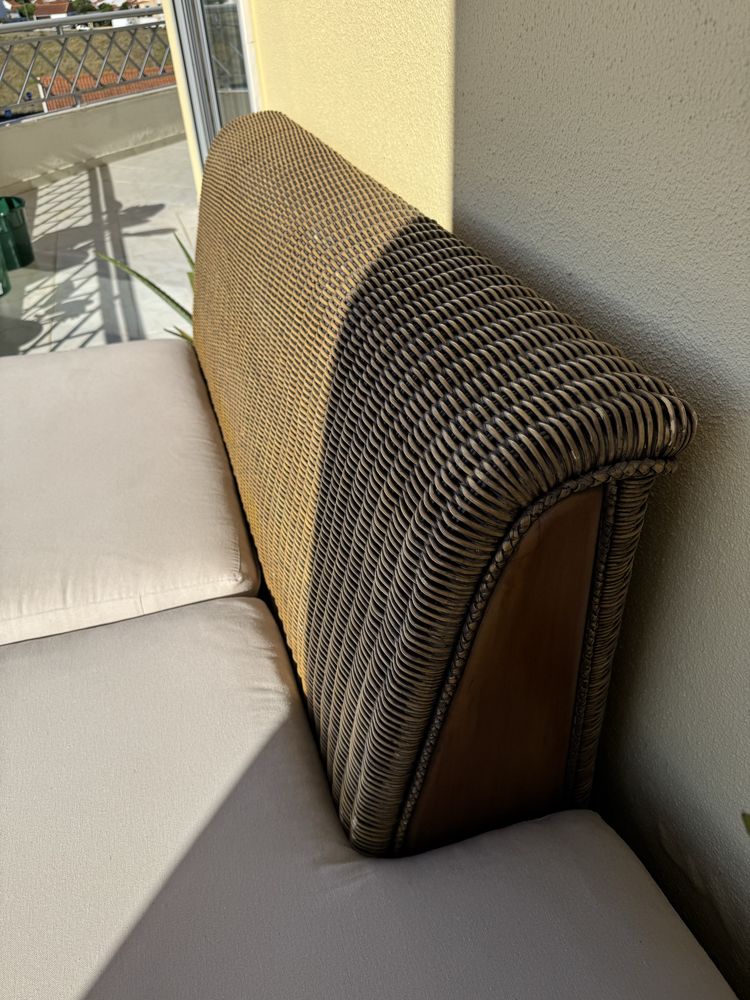 Vendo sofa muito elegante madeira