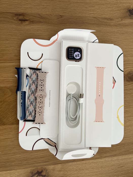 Apple watch SE 44MM GOLD