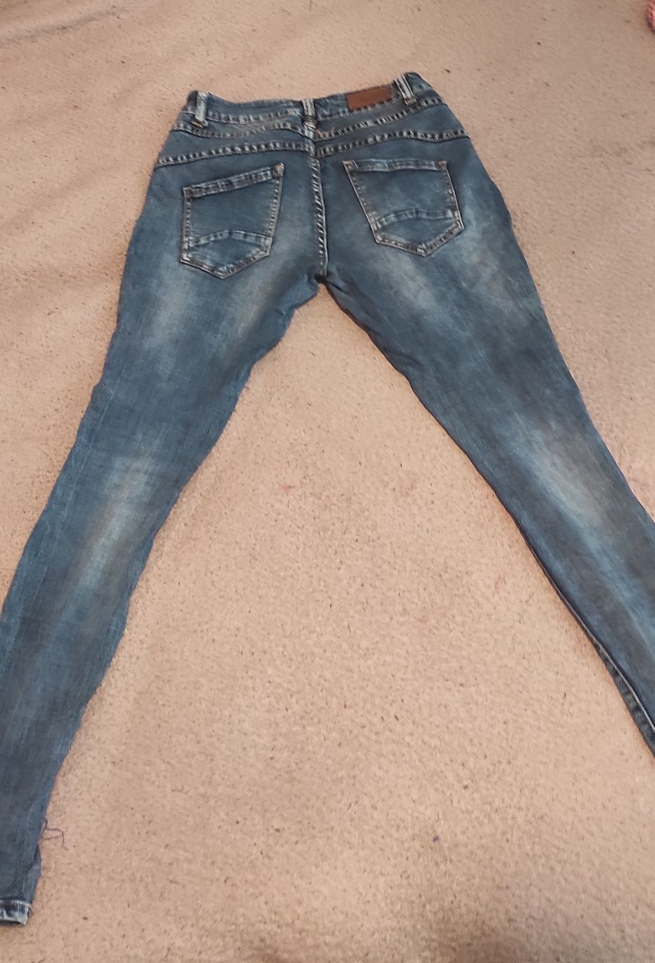 Spodnie jeansowe r. M