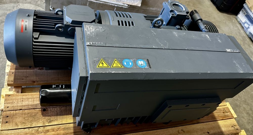 Вакумний носос BUSCH R5 RA-300 D