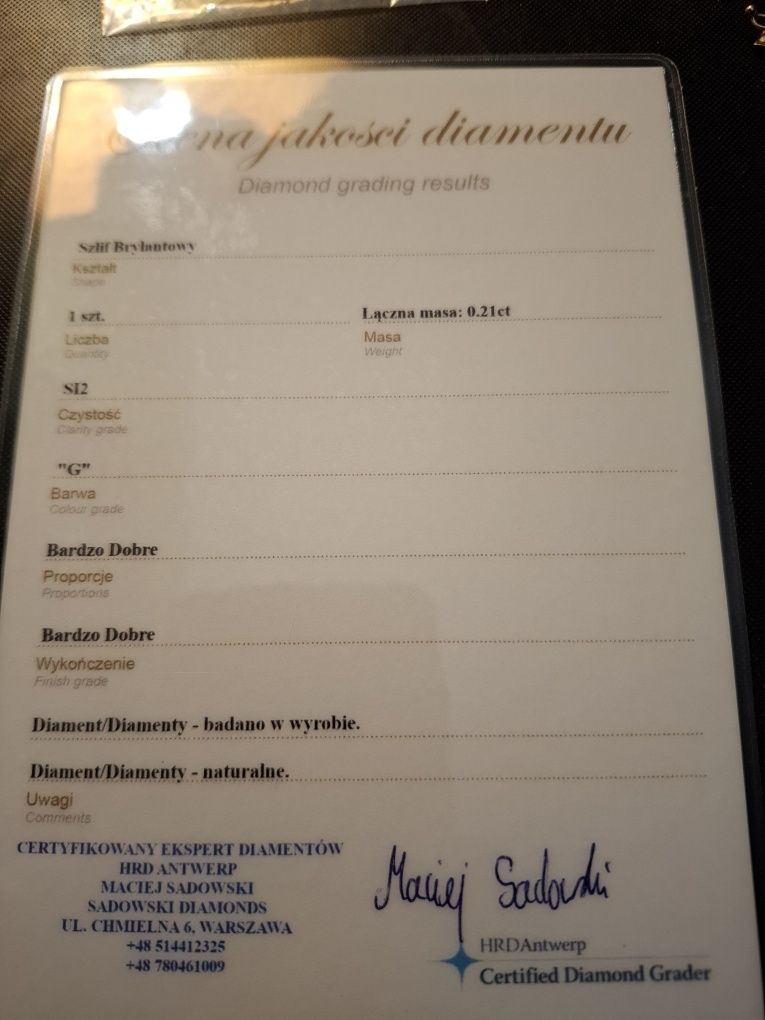 Złoty pierscionek W.Kruk z brylancikiem