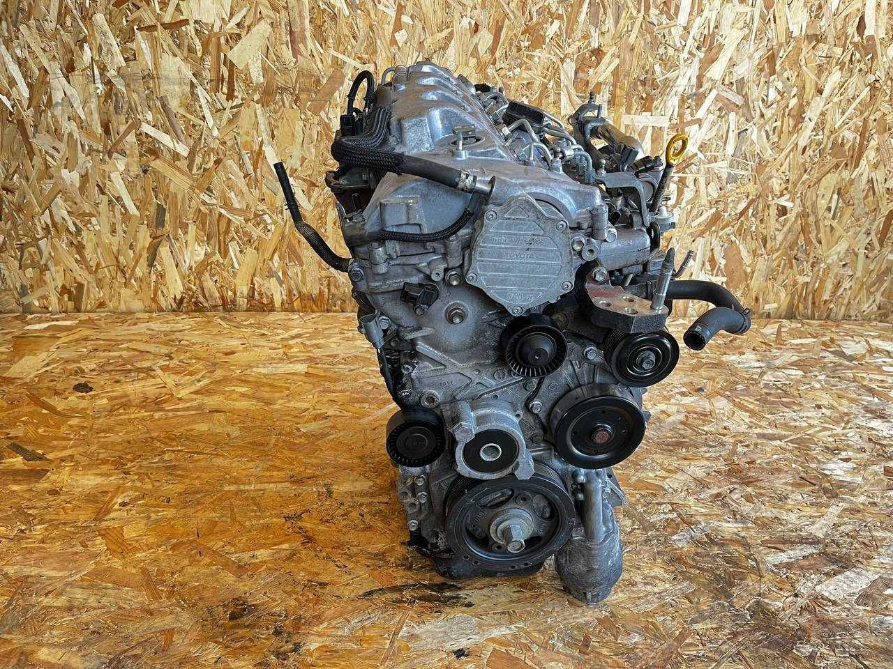 Двигун мотор двигатель 2.2 D-4D D4D 2ADFTV Toyota Rav4 3 Avensis Рав4