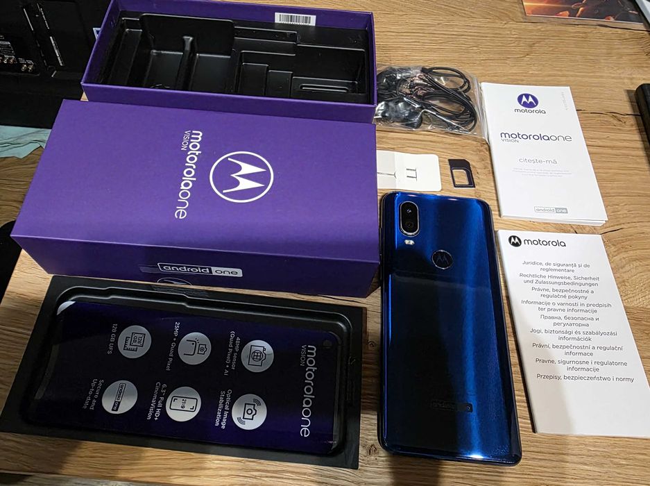 Motorola One Vision szafirowy, stan super, 4 GB Ram + 128 GB