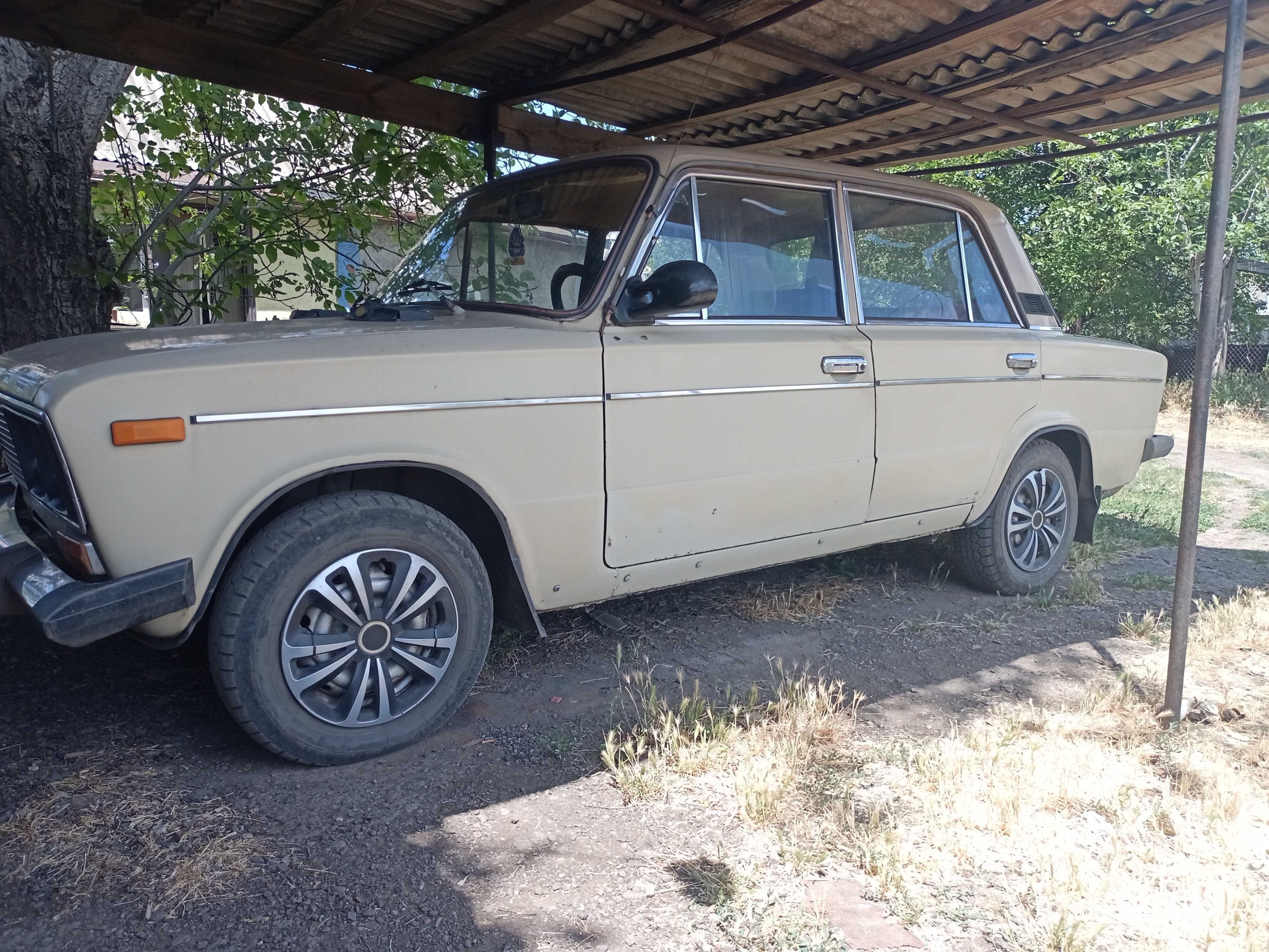 Автомобіль ВАЗ 2106