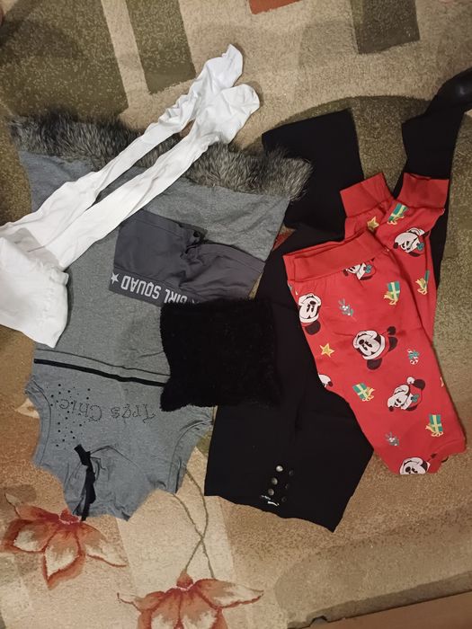 Одяг пакетом на дівчинку