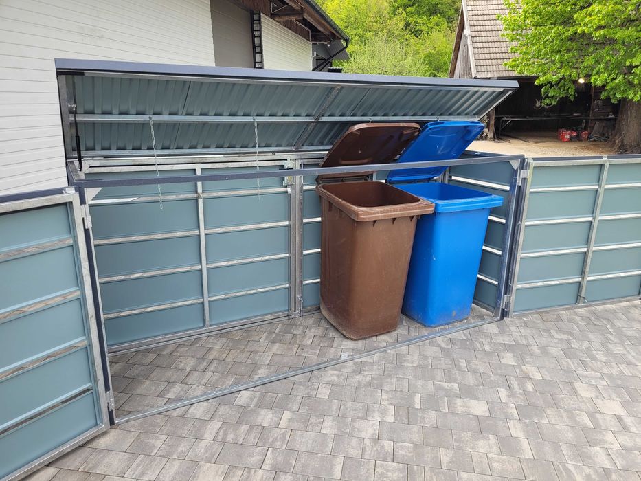 Wiata z otwieraną klapą