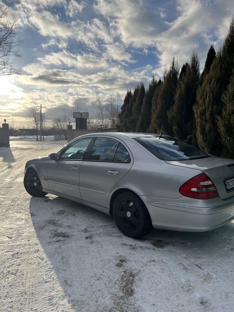 Mercedes-benz e-class w211