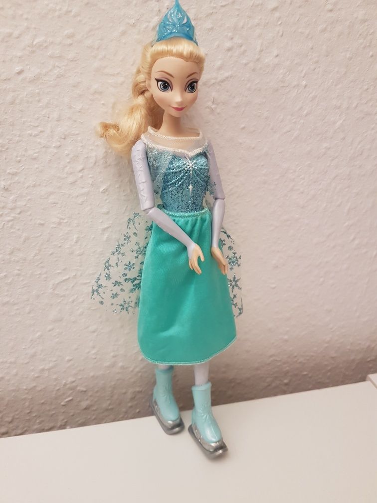 Mattel lalka Elsa Frozen w ruchu łyżwiarka  Kraina Lodu Elza