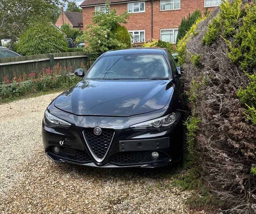 Alfa Romeo Giulia 2.2 D Z 2018 roku ANGLIK