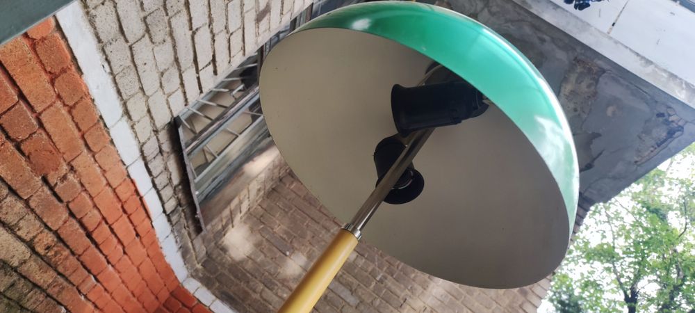 Продам настольную лампу Лиесма.