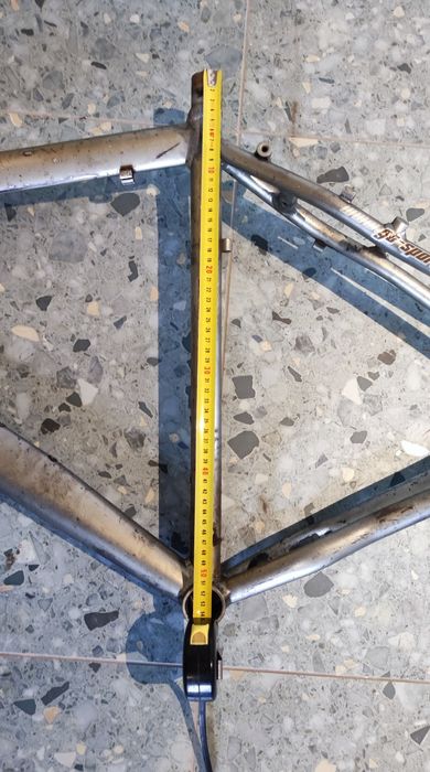 Rama aluminiowa od roweru Gosport Thunder 28" L uszkodzona