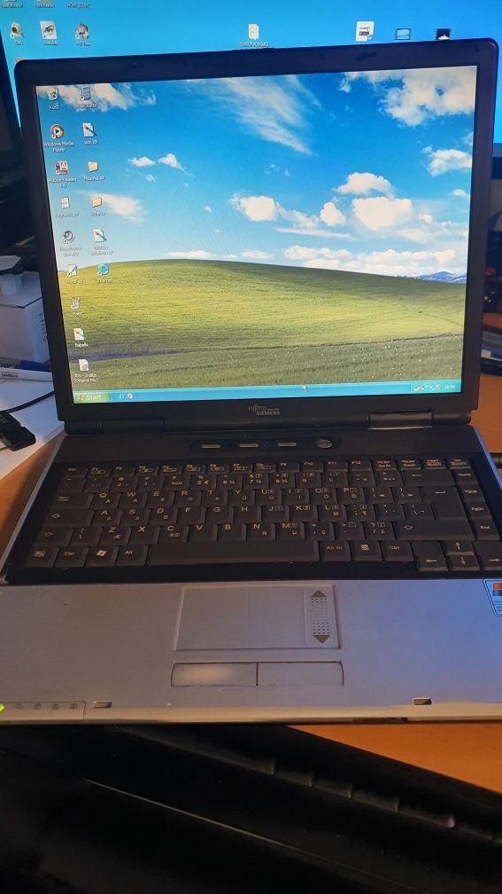 Fujitsu siemens amilo A7640W