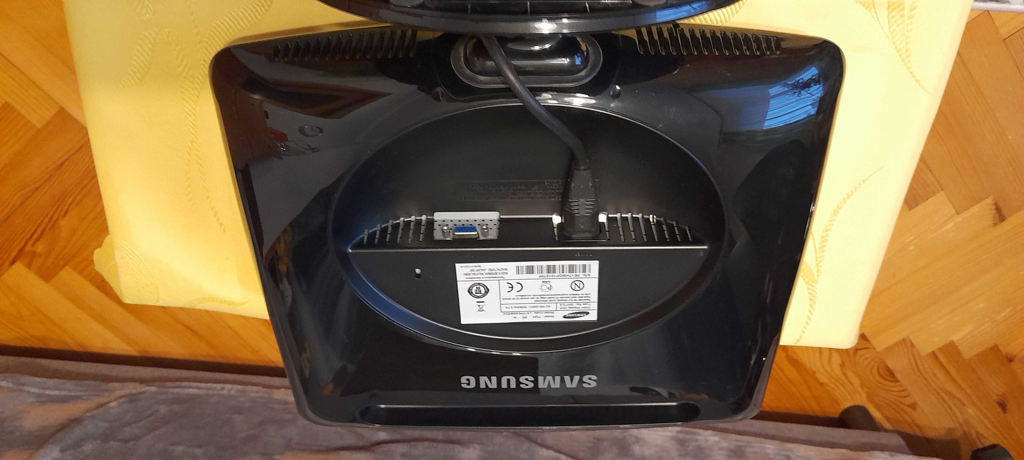 Monitor Samsung SyncMaster 732n + klawiatura Logitech