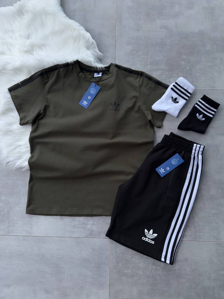 Adidas набір — футболка + шорти + 2 пари шкарпеток в подарунок