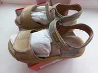 Босоніжки сандалі garvalin 27 розмір дитячі