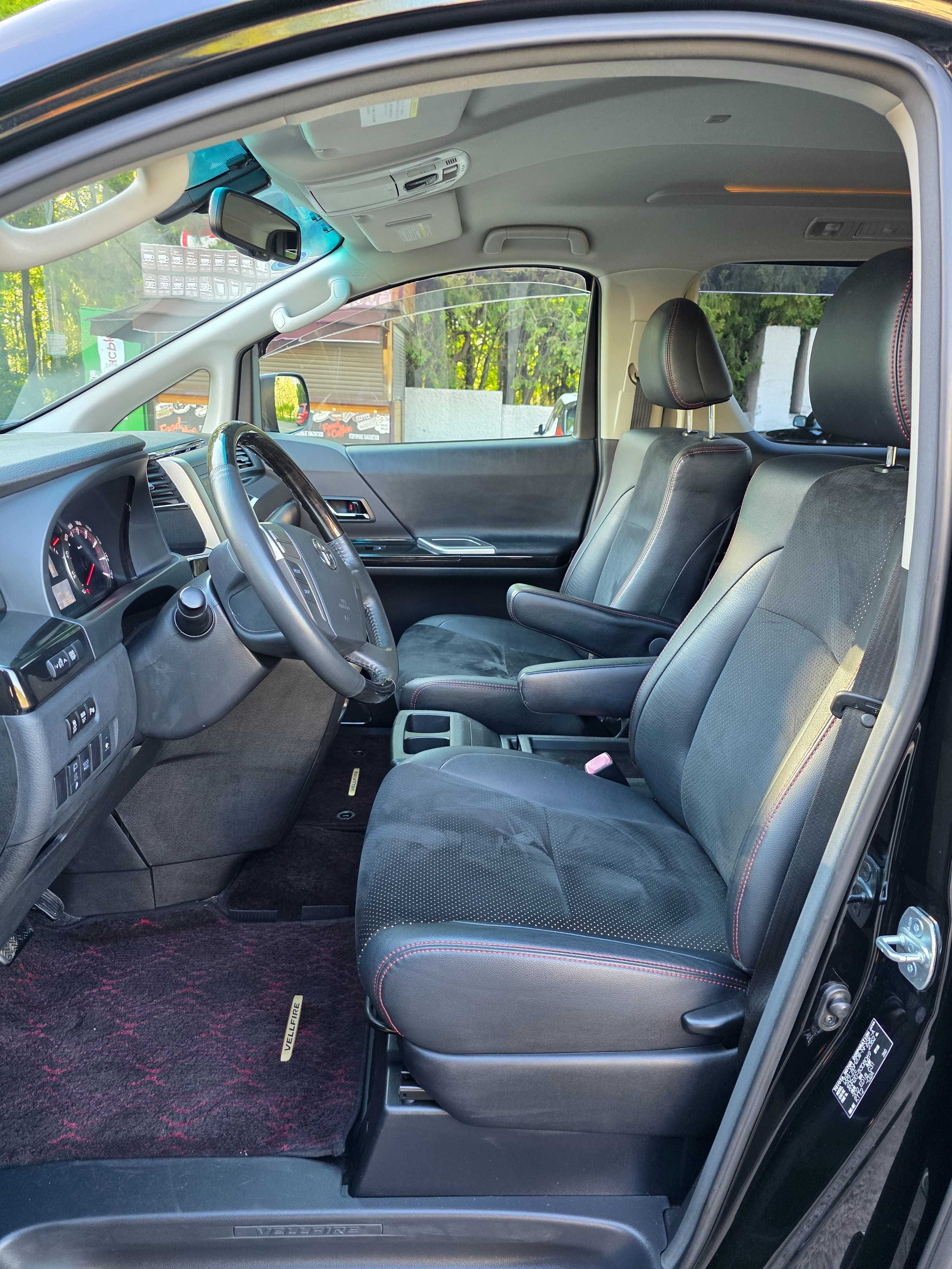 Toyota vellfire Golden Eyes II 2013 2.4 CVT