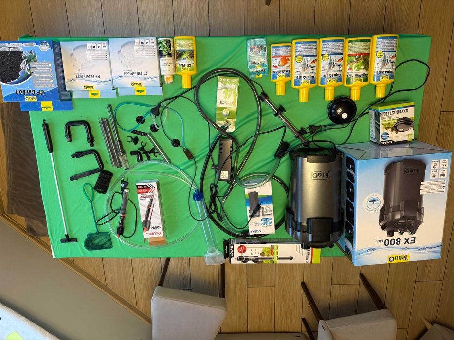 Akwarium plus szafka .