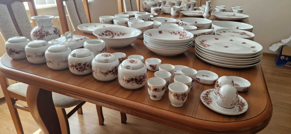 Serwis kawowo-obiadowy ręcznie malowany. Porcelana Karolina. Vintage