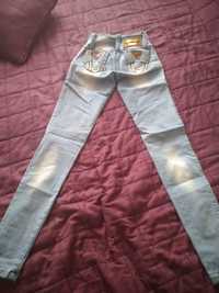 Calça jeans elástica