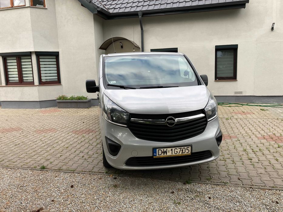 Opel Vivaro Blaszak Furgon Long