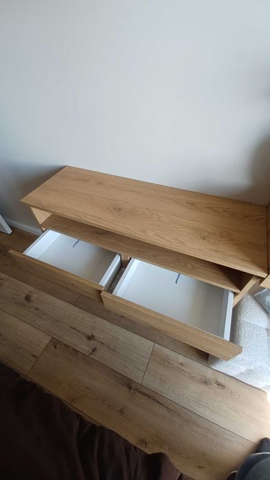 Stolik pólka rtv pod TV podwieszana