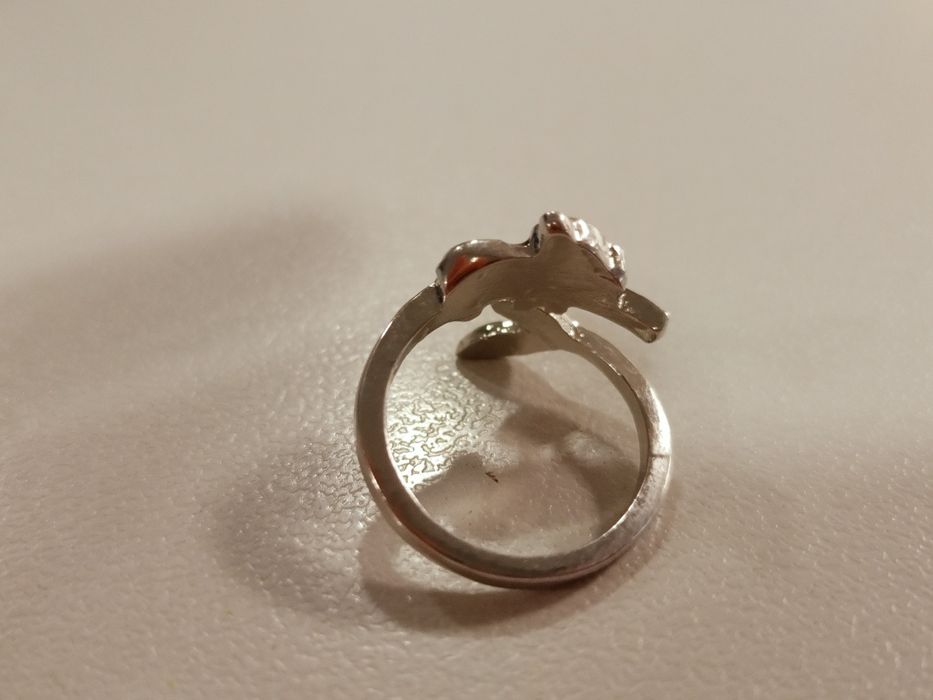 Pierścionek regulowany metalowy z misiem panda i listami