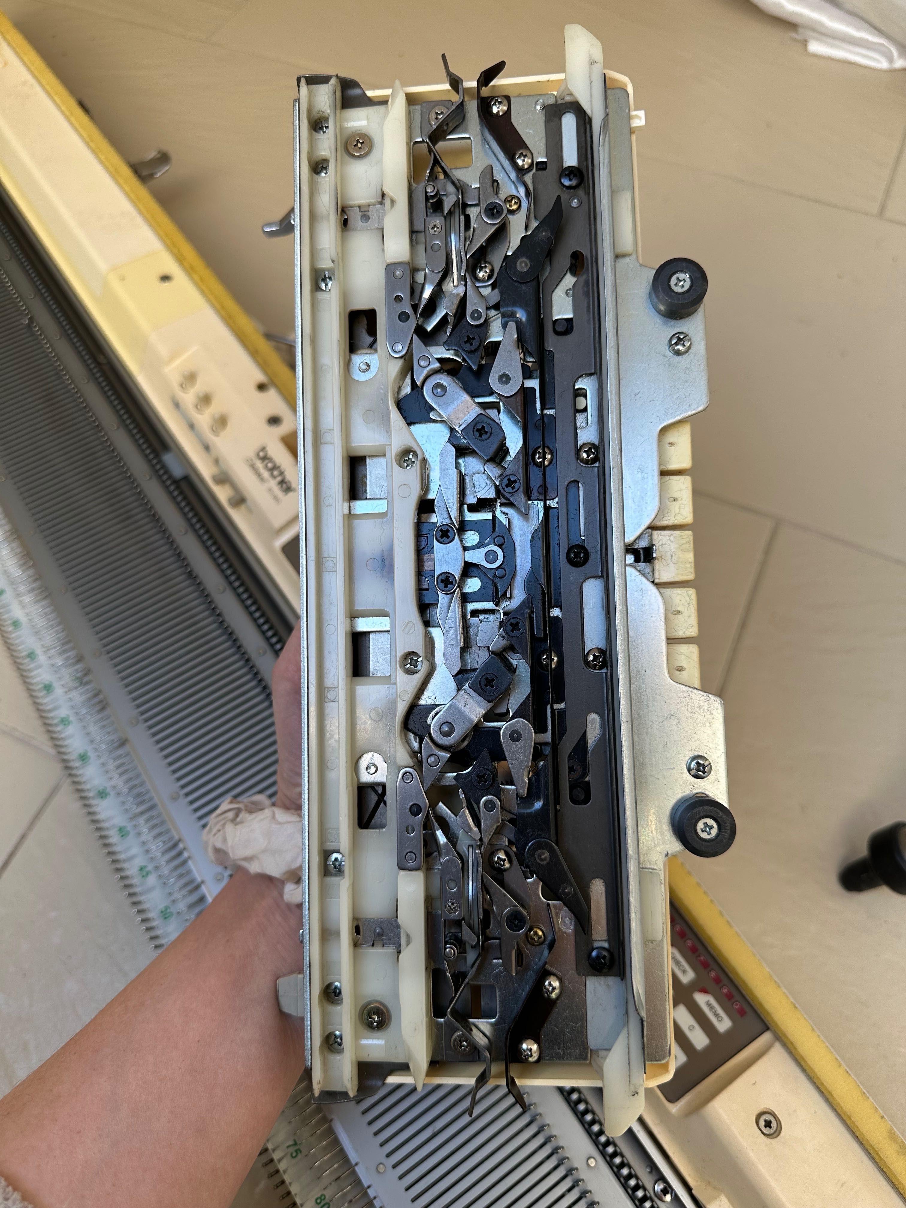 В’язальна двухфонтурна машина Brother KH940/KR850