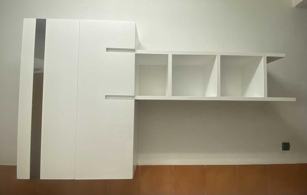 Móvel TV e arrumação em branco lacado-moderno em muito bom estado