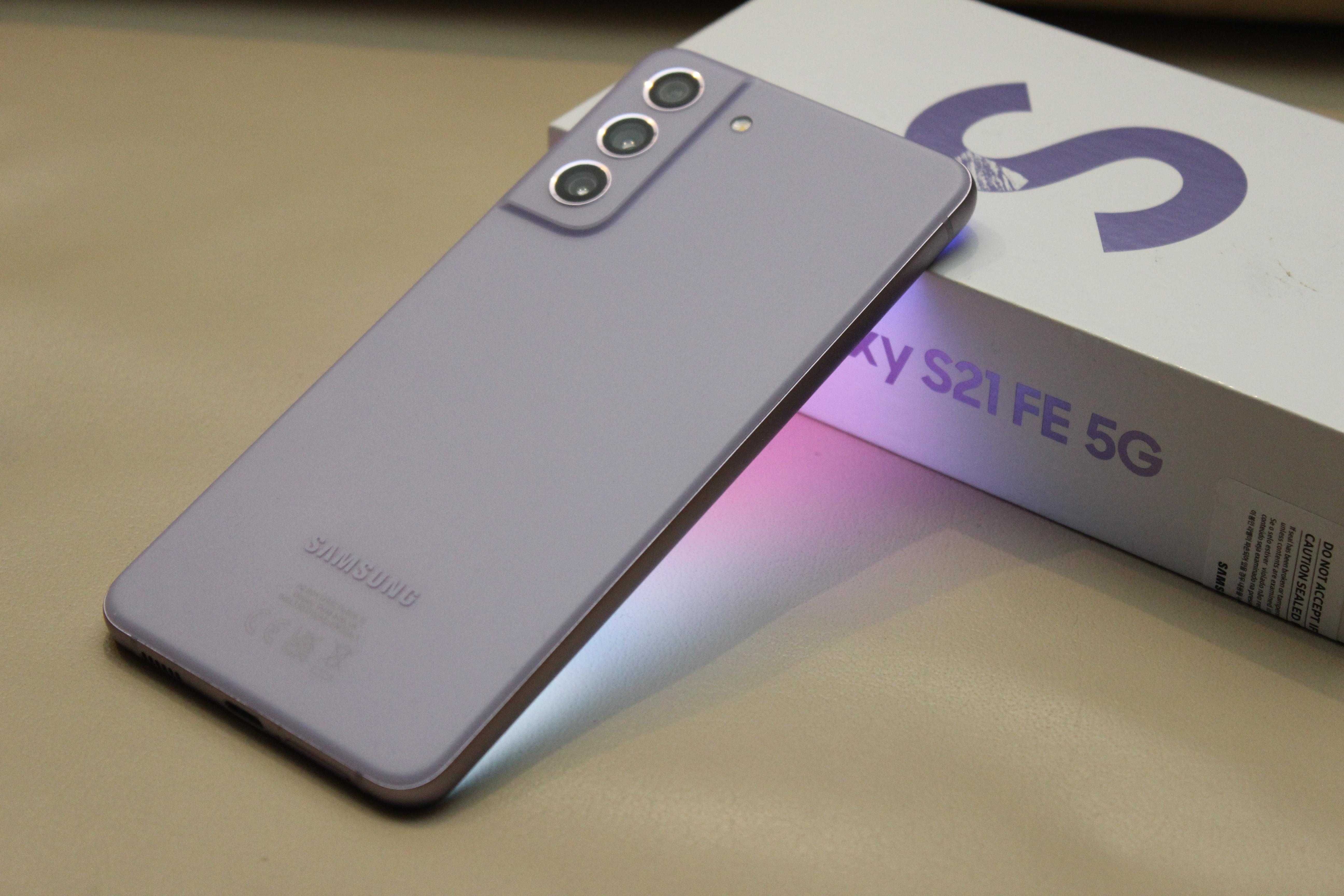 Samsung Galaxy S21 FE S21FE 5G 6 / 128 GB